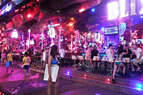 来普吉岛游玩，喜欢去夜店，「芭东酒吧街」最合适！ - 芭东酒吧街 - 默默答