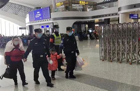 重庆沙区民警帮受困湖北盲人妈妈及两女儿回家 - 知乎