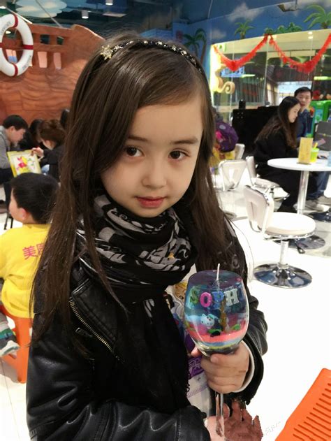 泰国6岁童星在IG爆红，超强美颜获封“被天使亲吻过的仙女” - 知乎