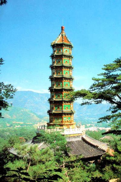 北京香山公园的琉璃塔,历史古迹景区,旅游景点,摄影素材,汇图网www.huitu.com