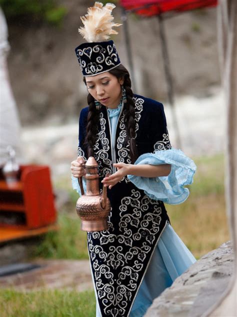 五十六个民族之哈萨克族女孩免抠元素PNG图片素材下载_元素PNG_熊猫办公