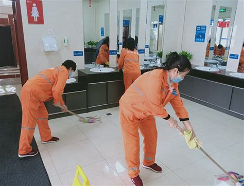 北京保洁公司：商场保洁服务要点-手挽手保洁公司