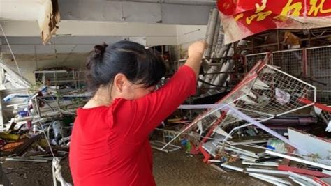 直击随州柳林镇洪灾现场：超市老板娘哭诉货物被一冲而空_凤凰网视频_凤凰网