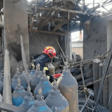 哈尔滨一民房内氧气瓶爆炸2死3伤
