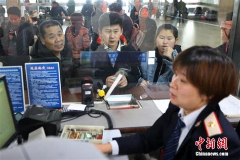 武昌站的售票处高清图片下载_红动中国