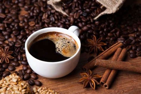瑞幸咖啡成国内最大咖啡连锁企业 计划2021年底门店数量达1万家__财经头条