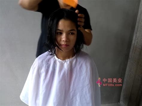帮泰国女人剪头发(11) 国外_中国长发