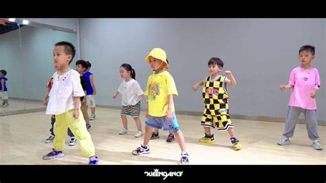 课堂视频：郑州幼儿街舞启蒙班表演《孤勇者》适合幼儿园跳的街舞_腾讯视频