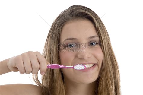 迷人的女士在刷牙高清图片下载-正版图片320210718-摄图网