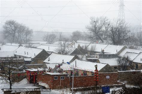 《雪中的布列塔尼村庄》高更雪景里蕴藏的东方味道__凤凰网