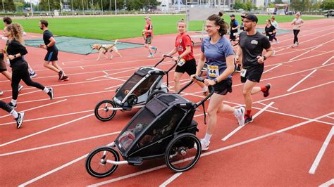 Rostocker gehen beim Rostock10 mit Kind und Hund auf die Laufstrecke | SVZ