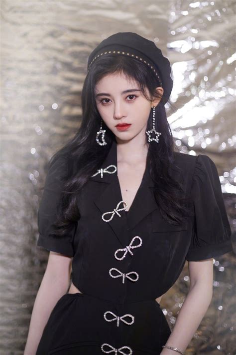 鞠婧祎证件照图片