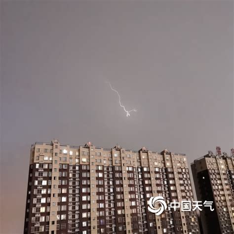 北京雷电大风冰雹暴雨四预警齐发 海淀上空乌云翻滚-图片-中国天气网