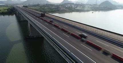 柳南高速公路改扩建项目建成通车，双向八车道将有效缓解六景路段拥堵状况