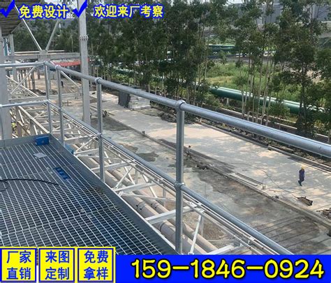 桃型立柱护栏网案例展示 - 安平县艾瑞金属丝网有限公司