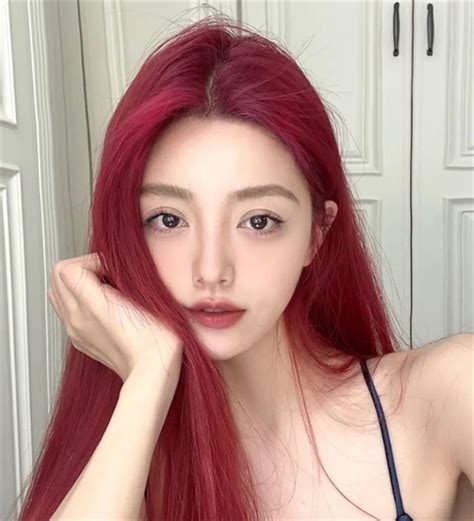 韩国女团发色 湄拉红张扬个性_2023年流行发型 - 美发站
