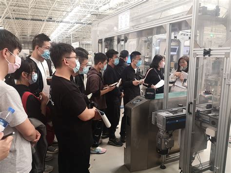 中国机器人1/3产量在上海 工业机器人技能大赛开锣|新民晚报|