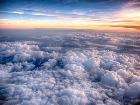 云层之上自然鸟瞰图照片水平天空高清图片下载-正版图片320007405-摄图网