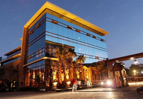 昆明 · 安宁 ·金色国际购物中心建筑照明设计|商业地产|案例展示|萤火虫（昆明）照明设计有限公司