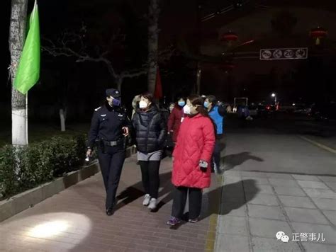 警队里来了个穿“警服”的小男孩 背后有段心酸的故事-浙江在线金华频道