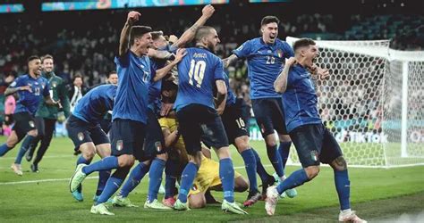 1-1！意大利绝境下爆发，刷爆4大纪录，欧洲杯冠军悬念又回来了_东方体育