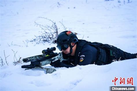 零下25℃ 新疆独山子民警实施冬季野外训练 - 国内动态 - 华声新闻 - 华声在线