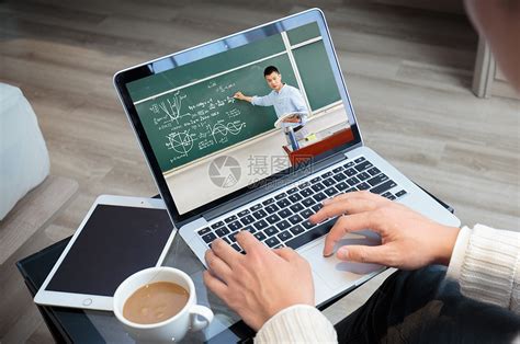 学习，从线上教学开始——记我院奋战在网络教学上的教师