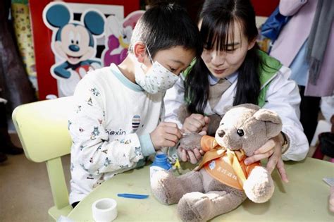 医疗 _ 全国首个“儿童医疗游戏辅导项目”基地落户上海