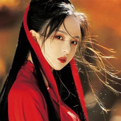 又悲伤又温柔的头像女生
