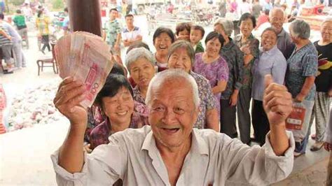 农村交的养老保险60岁能拿多少钱（2022农村满60岁养老多少钱一个月） - BAT日报