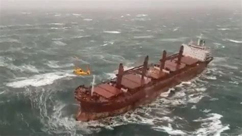 黄海海域两船相撞一艘油轮发生溢油事故 - 在航船动态 - 国际船舶网