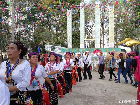 今年3月，耿马贺派景颇族举行第25个目瑙纵歌节，热闹非凡。再过5年|景颇族|耿马贺_新浪新闻
