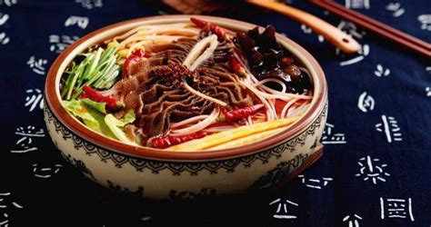 肥牛火锅米线,小吃美食,食品餐饮,摄影,汇图网www.huitu.com