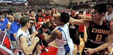 中国男篮对阵黎巴嫩男篮打架事件 多人遭到篮协重罚_球天下体育