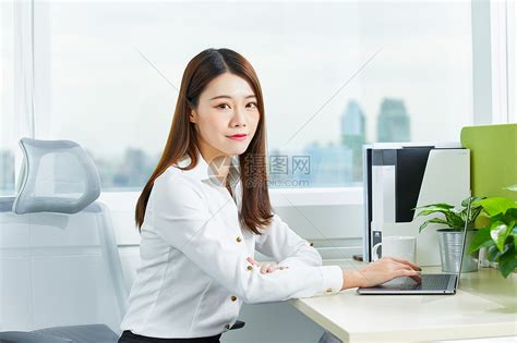 办公室美女图片、办公室美女图片大全