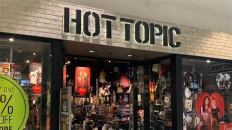 Hot Topic | West Edmonton Mall
