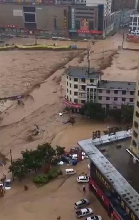 贵州金沙现特大暴雨 多地遭洪水侵袭-图片频道