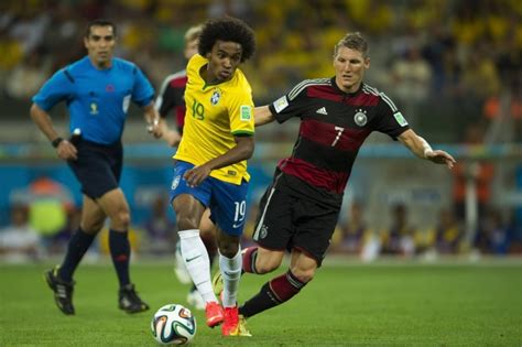 扎心😂小猪晒德国7-1巴西等经典比赛照片：德国足球的美好一天-直播吧zhibo8.cc
