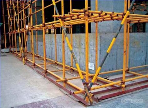 小型桥梁装饰钢管脚手架搭建-重庆豪艺顺建筑设备租赁有限公司