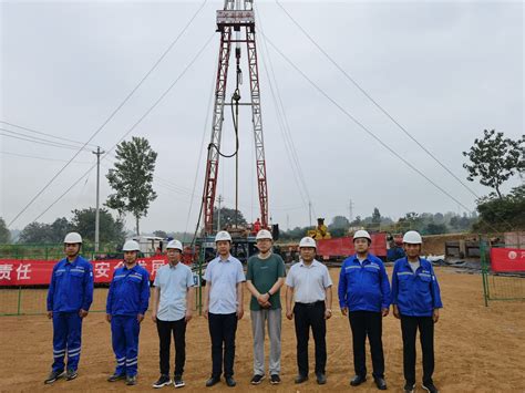 公司平顶山煤层气施工项目顺利开钻_河南豫中地质勘查工程有限公司