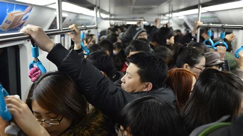 高铁挤得像地铁？国铁首度回应：严格控制列车超员，提升旅客体验|高铁|地铁|国铁_新浪新闻