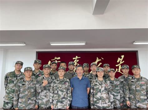 东成镇举行2018年新兵入伍欢送仪式 / 恩平产业转移工业园管理委员会