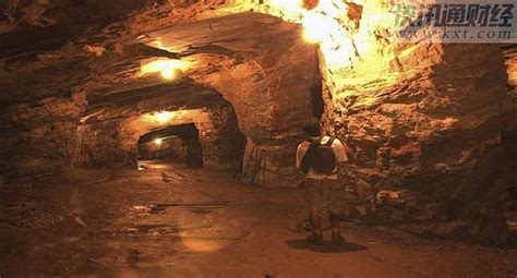 南非最深最大金矿，挖了4000米仍不见底，下面到底藏着多少金子？_腾讯视频