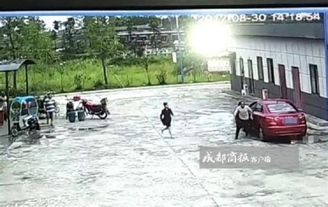 “7·18”杭州电动车起火事故后续：受伤的7岁小女孩去世 涉事商家一直未现身_凤凰网视频_凤凰网