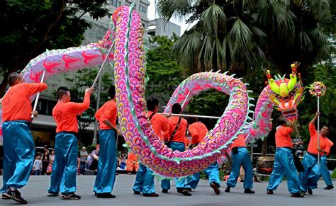 Dragon Dance : A Spectacular Chinese Cultural Entertainment | HubPages