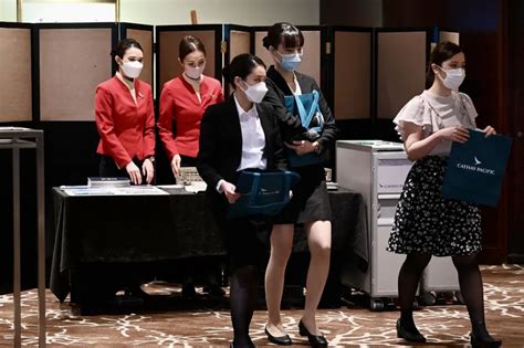国泰航空空姐歧视非英语乘客传到岛国，日本网友这么说……|英语|日本_新浪新闻