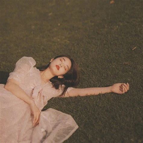 温柔文艺气质女生头像
