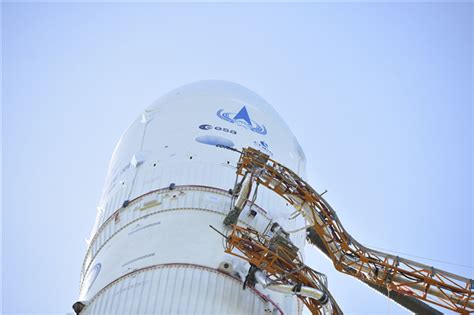 长征五号遥四运载火箭垂直转运至发射区 计划择机实施我国首次火星探测任务_云桥网