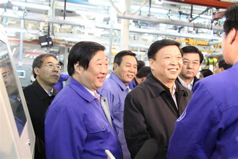 年三十姜大明省长看望潍柴干部职工并为潍柴新项目剪彩_卡车网