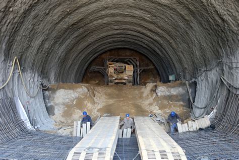 全球第一条海底高铁隧道，中国修成了，时速350公里，世界第一 - 知乎